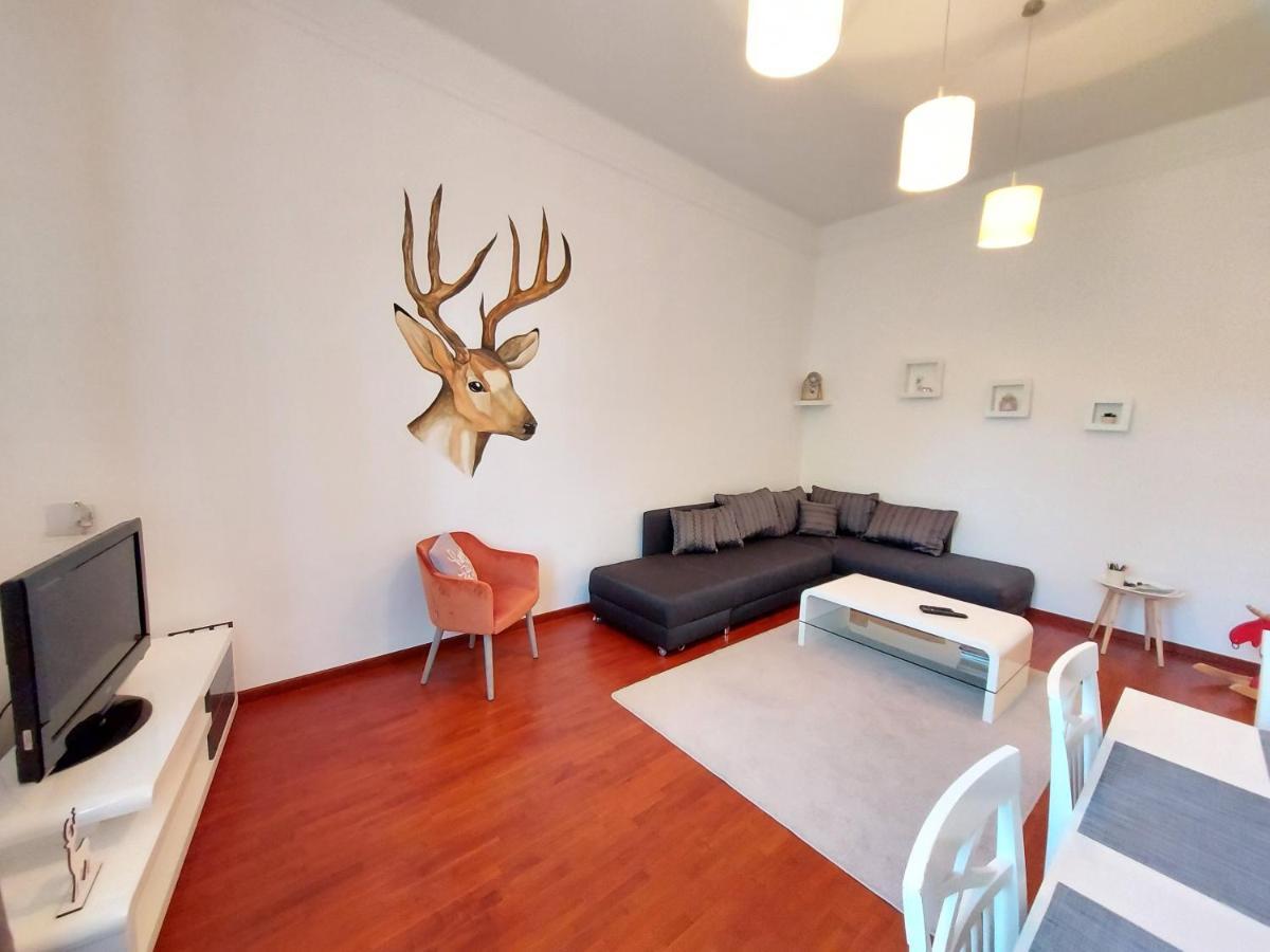 Deak Apartman Шопрон Екстериор снимка