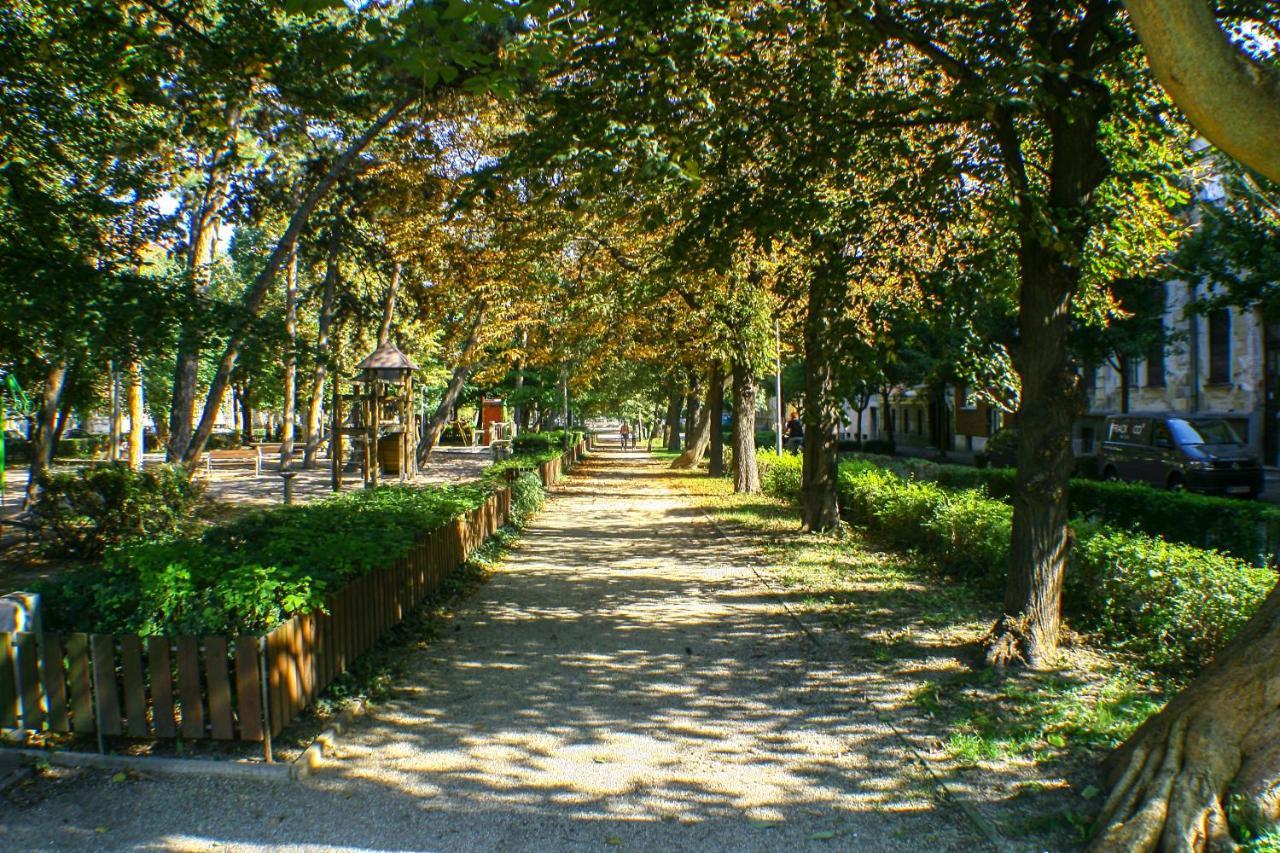 Deak Apartman Шопрон Екстериор снимка