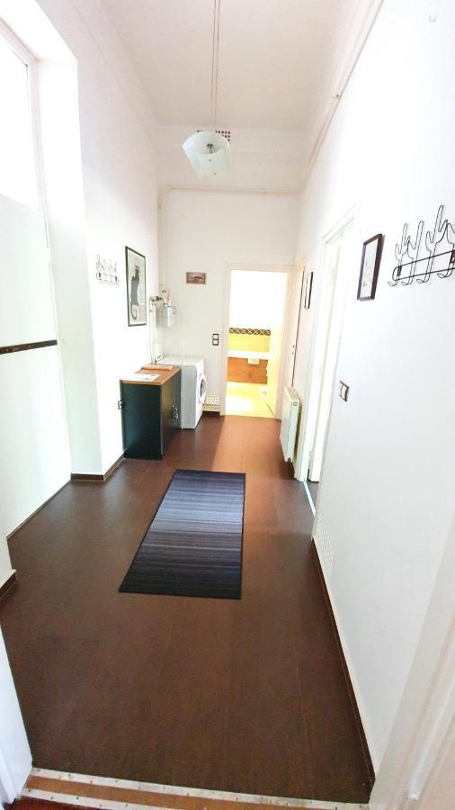 Deak Apartman Шопрон Екстериор снимка