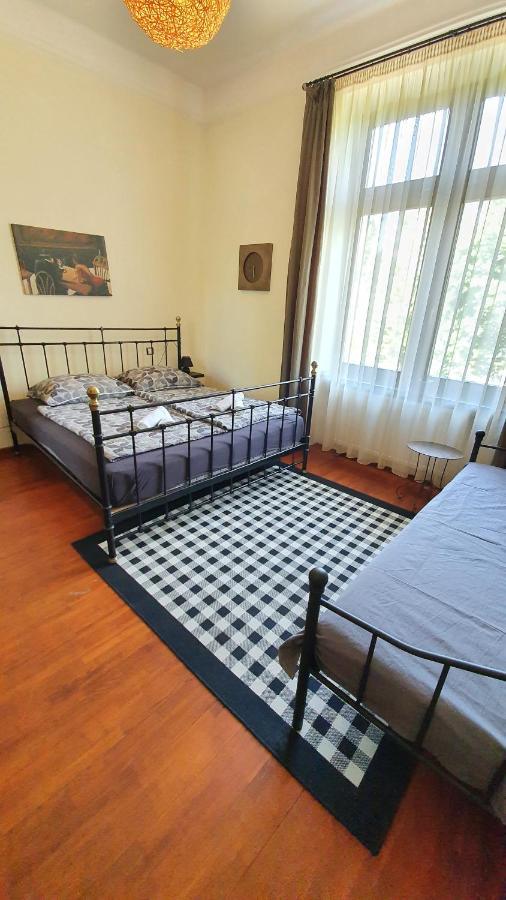 Deak Apartman Шопрон Екстериор снимка